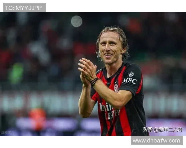 哪个足球明星的眼神让人觉得痴呆不已引发球迷热议和讨论