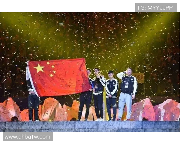 Uzi与足球明星的惊人相似之处揭示了他们的竞技精神与风格魅力